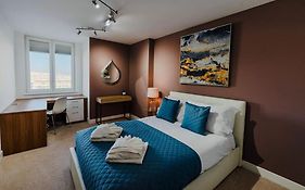 Marina With A View / 2 Bd Flat